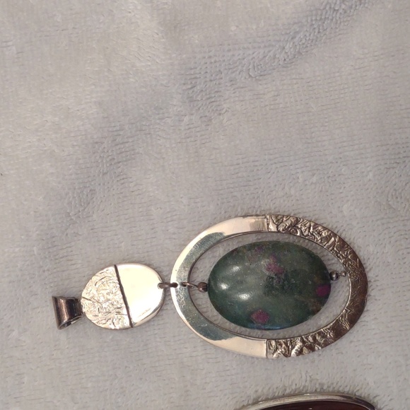 Silver chain and 3 pendants - Picture 4 of 8